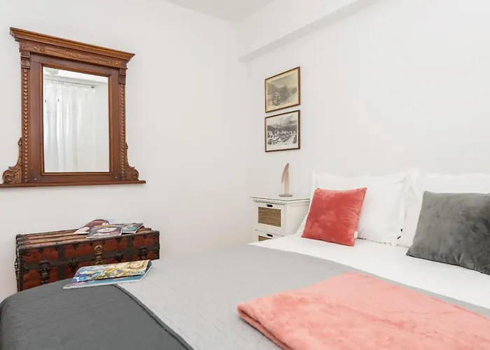 East Side Deluxe Makarska